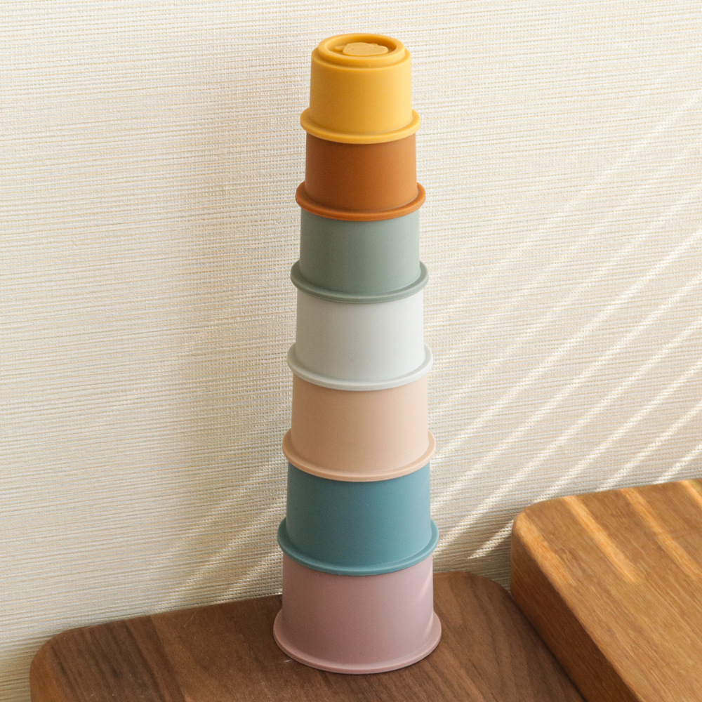 awọn ọmọ wẹwẹ silikoni stacking agolo